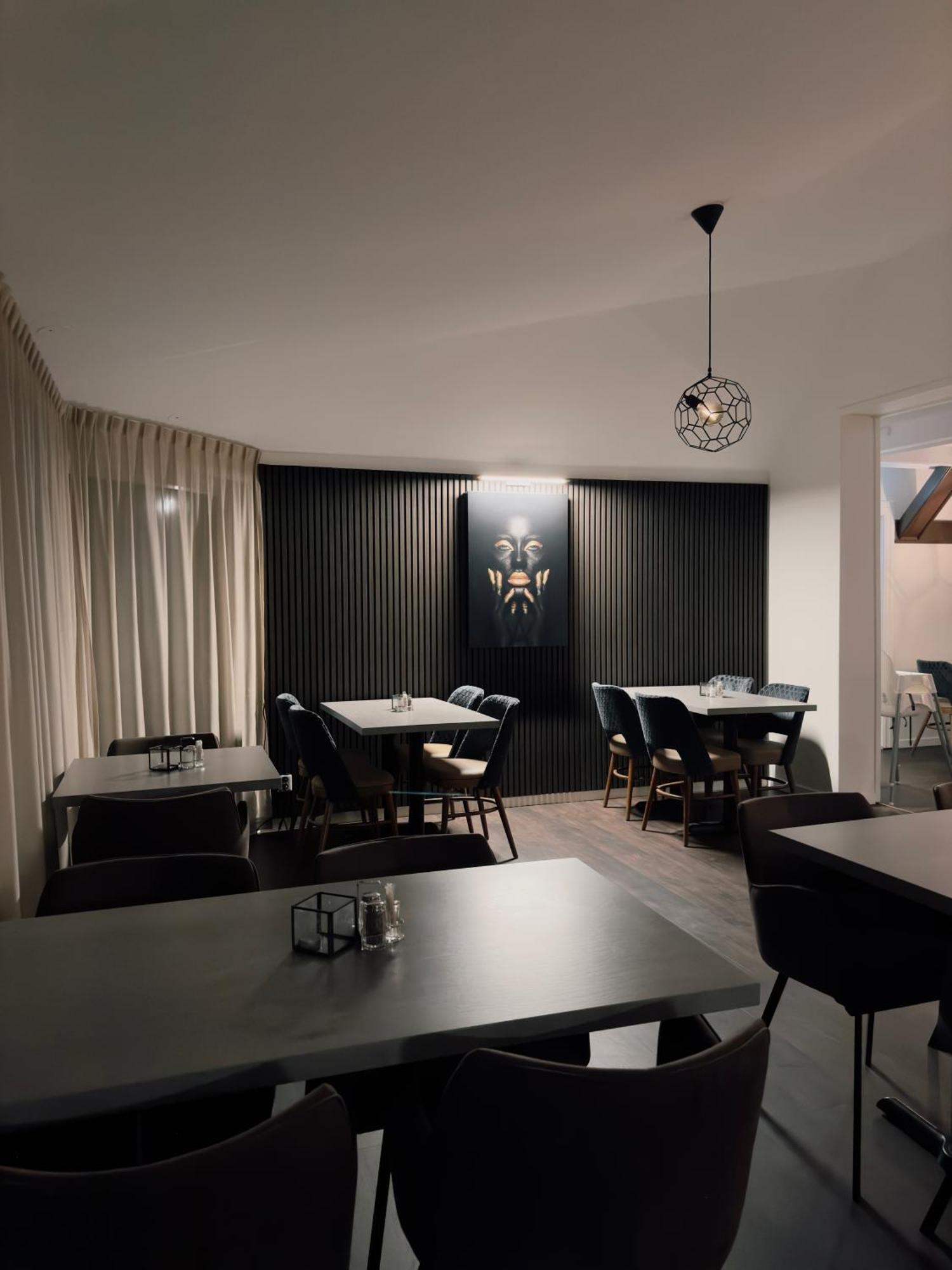 Gylle Hotell & Restaurang Broedernas Borlänge Buitenkant foto