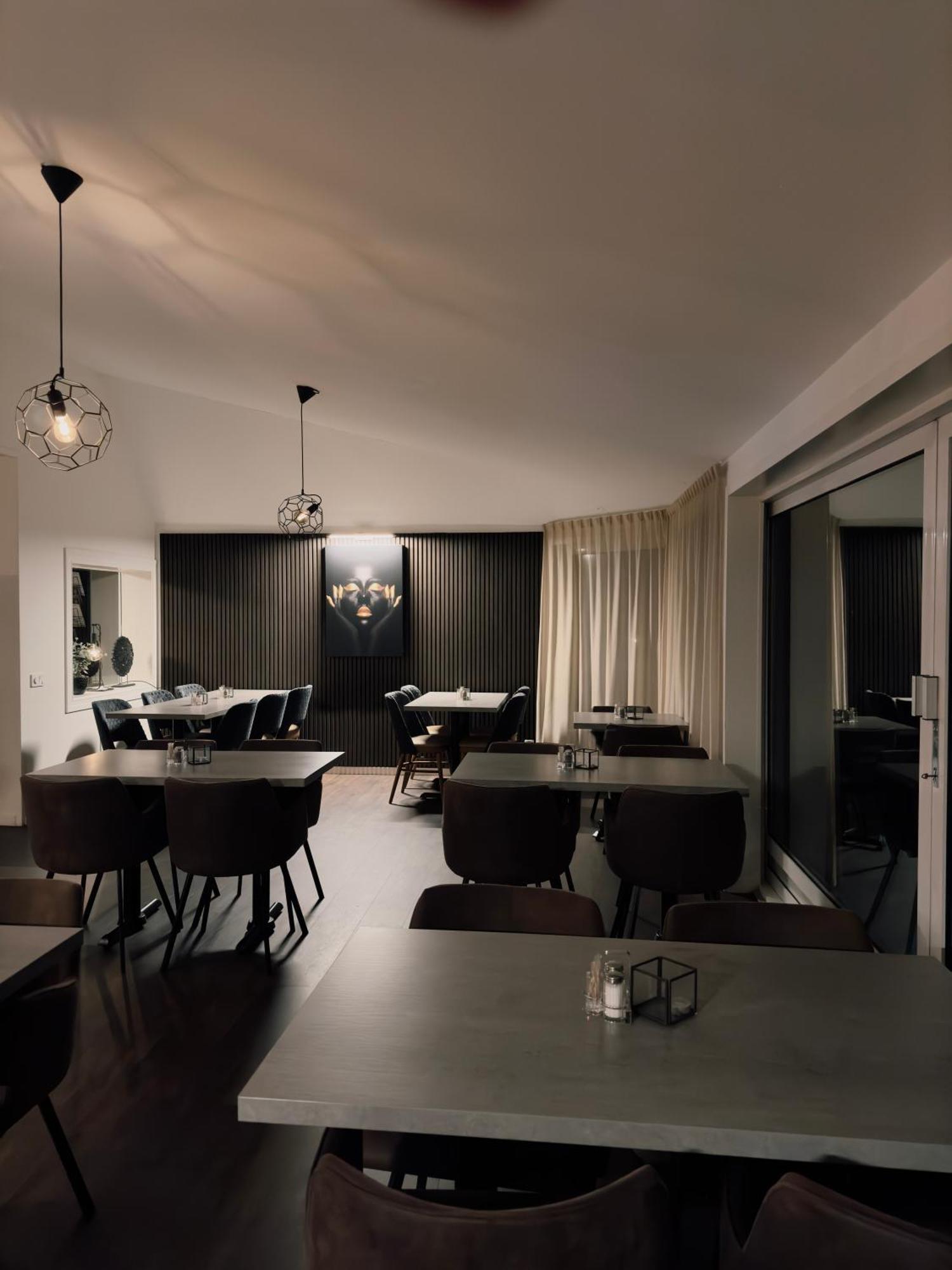 Gylle Hotell & Restaurang Broedernas Borlänge Buitenkant foto